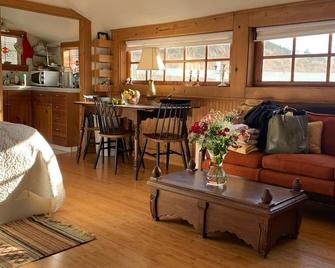 Estero Schoolhouse Guest Studio - Valley Ford - Sala de estar