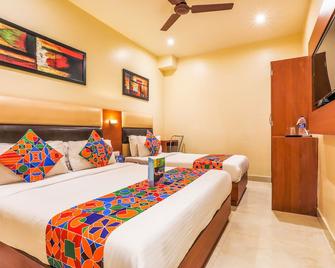 Fabhotel Liwa International - Nr Mumbai International Airport - Powai - Bedroom