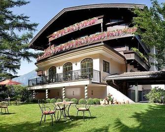 Aparthotel Landhaus St. Joseph - Mayrhofen - Bygning