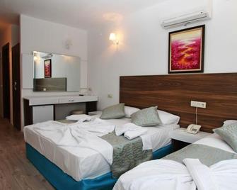Bartu Otel - Cesme - Slaapkamer
