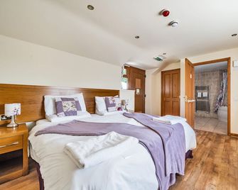 Golden Fleece - Chard - Bedroom