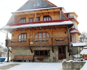 Private Estate Che - Yaremche - Building