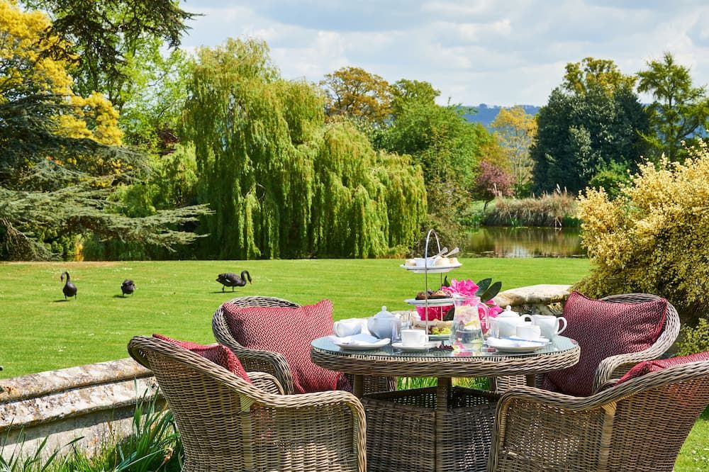 Dumbleton Hall Hotel