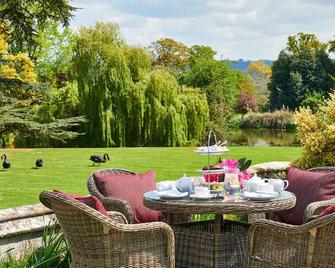Dumbleton Hall Hotel - Evesham - Patio