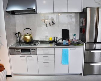 Guest House Matsu - Osaka - Kitchen