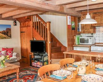 The Parlour - Buxton - Dining room