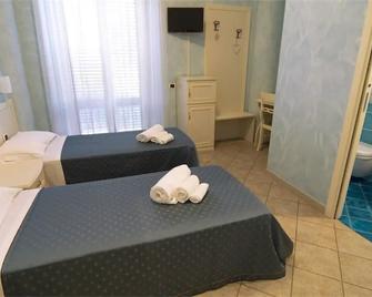 Hotel Capital - Cupra Marittima - Slaapkamer