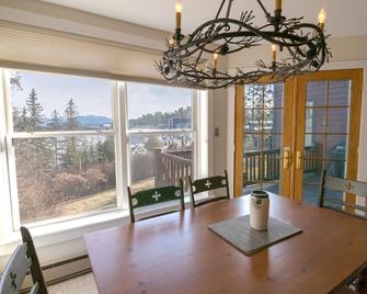 Lake Placid Condo with Lake & High Peak View. Great Location. - Lake Placid - Dining room