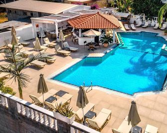Malia Mare Hotel - Mália - Bể bơi