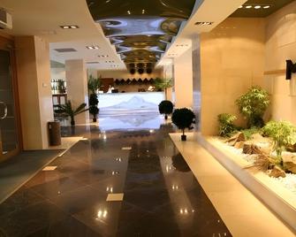 Monblan Hotel - Chita - Ingresso