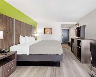 Quality Inn Clarksville - Exit 11 - Clarksville - Bedroom