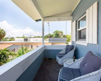 Light and Breezy in SoSo - West Palm Beach - Balkon