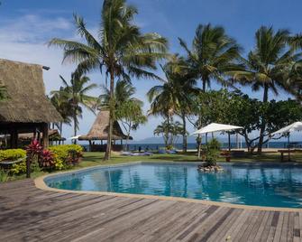 Uprising Beach Resort - Pacific Harbor - Piscina