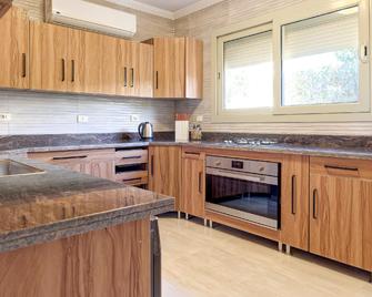 Vesta - Luxury Standalone Villa -5br - Cfc (I) - New Cairo - Kitchen