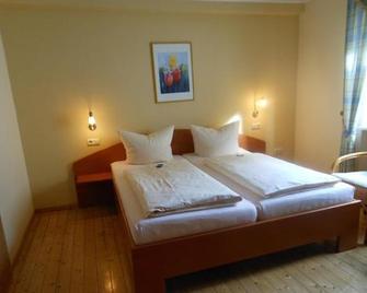 Wein- und Gästehaus M. Bai - Mesenich