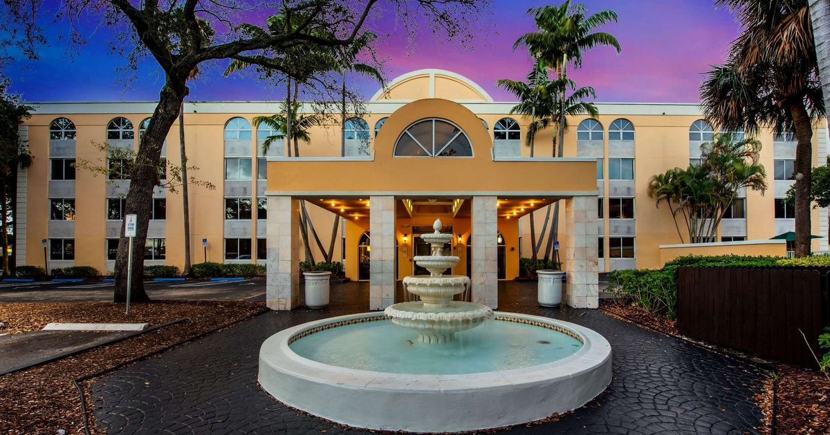 La Quinta Inn & Suites by Wyndham Fort Lauderdale Tamarac £45. Fort Lauderdale Hotel Deals