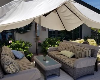 Beautiful Beach Cottage w/ Private Heated Pool & Spa - Heart of Sunset Beach - Treasure Island - Patio