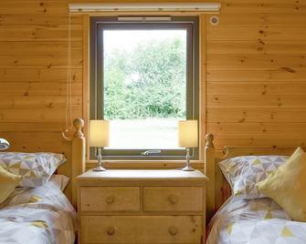 4 bedroom accommodation in Drayton - Market Harborough - Bedroom