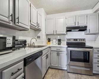 Legacy At Imperial Village 808 I 2 Bed 1 Bath - Richmond - Cozinha