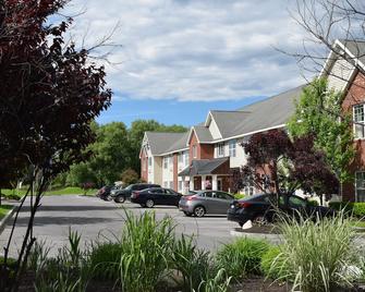 Cresthill Suites Syracuse - East Syracuse - Building