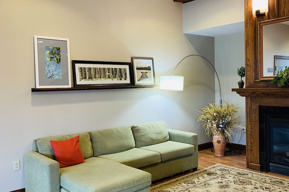 كانتري إن آند سويتس باي راديسون، إثاكا، نيويورك