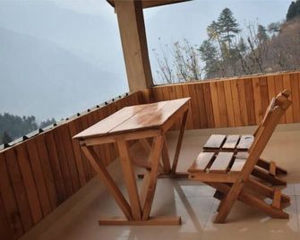 Charming 3-Bedroom Farmhouse in the Countryside - Naggar - Balcony