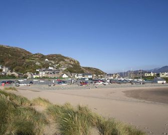 Glan Meon Cottage - Barmouth - Beach
