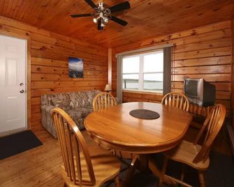 Sea Echo Motel - Port au Choix - Dining room