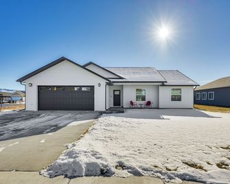2 Mi to Beaverhead River Family-Friendly Home! - Dillon - Будівля