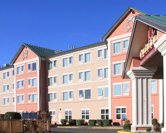 Quinault Beach Resort & Casino - Ocean Shores - Building