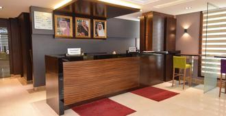 Hayat Heraa Hotel - Jeddah - Receptionist