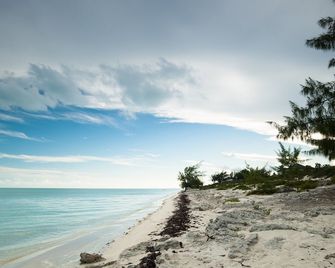 Awe-Inspiring Beachfront Villas & Breathtaking Views On Long Bay Beach - The Bight Settlements - Playa
