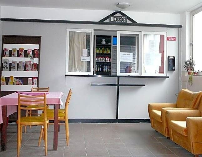 Sporthostel Scandinavia - פראג - חדר אוכל