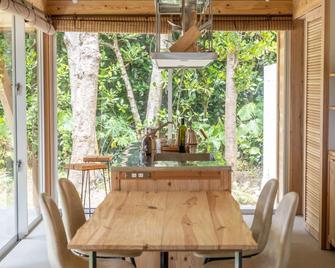 Shinminka Villa Janado Kumejima - Kumejima - Їдальня