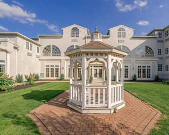 Chateau Renault - Egg Harbor City