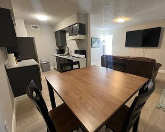 Modern 1br Peaceful Stay - Beaumont - Dining room