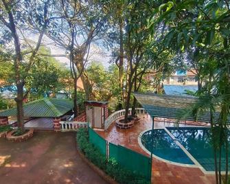 The Amba Resort - Chandoli - Piscina
