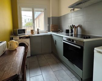 Charming 44m near downtown - Caen - Küche