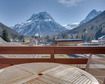 Chalet in French Alps with Stunning Views - Vallorcine - Balcón