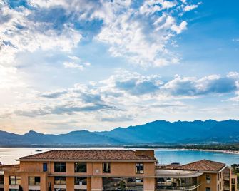 Hotel Mariana - Calvi - Pemandangan luar