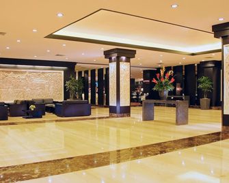 Aston Denpasar Hotel & Convention Center - Denpasar - Lobby