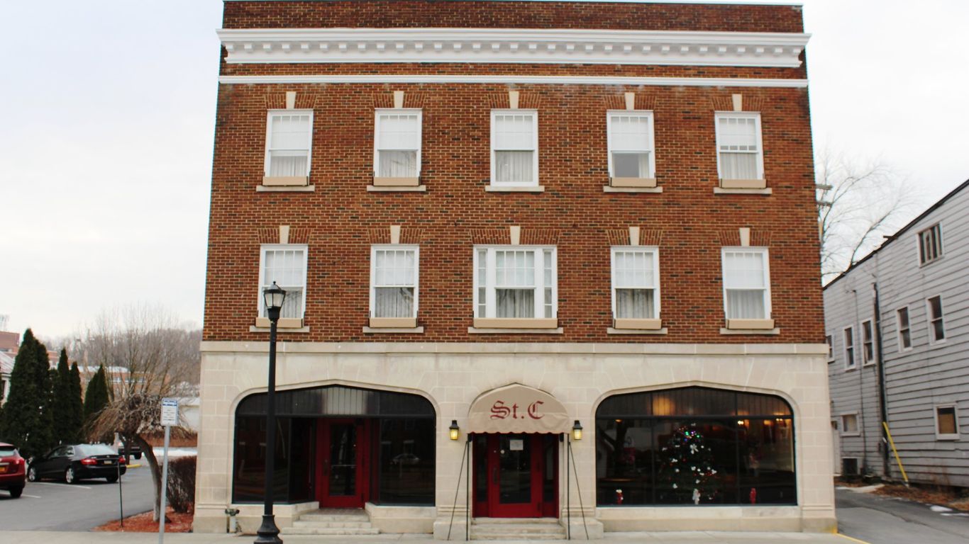 St Charles Hotel Downtown Hudson