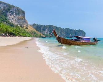 Jinda Guesthouse - Ao Nang - Plaj