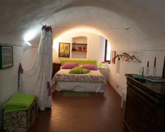 Appartamento Le Violette - Dolceacqua - Bedroom