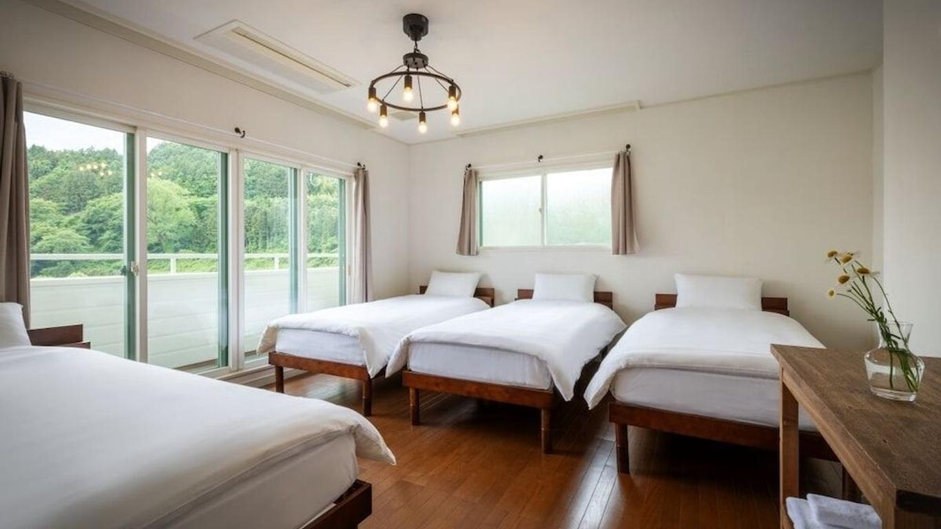 カフェ & ゲストハウス かぢや旅館