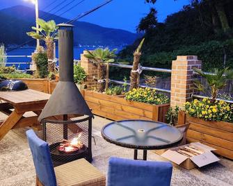 Beach Getaway for Families & Friends - Seconds walk from the beach! - Geoje - Balcony