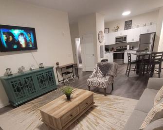 Tranquility combined with simplicity - Bound Brook - Living room
