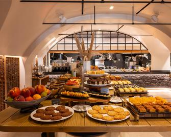 Radisson Blu Zaffron Resort, Santorini - Kamari - Salle à manger