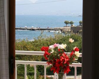 Lovely Holidays Hotel - Limenas Chersonisos - Balcony
