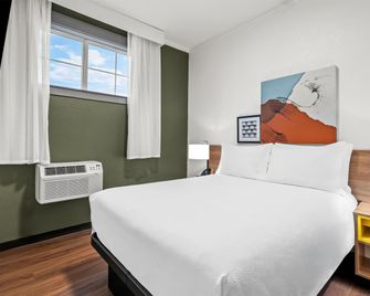 Spark by Hilton Portland Airport Maine Mall - South Portland - Schlafzimmer